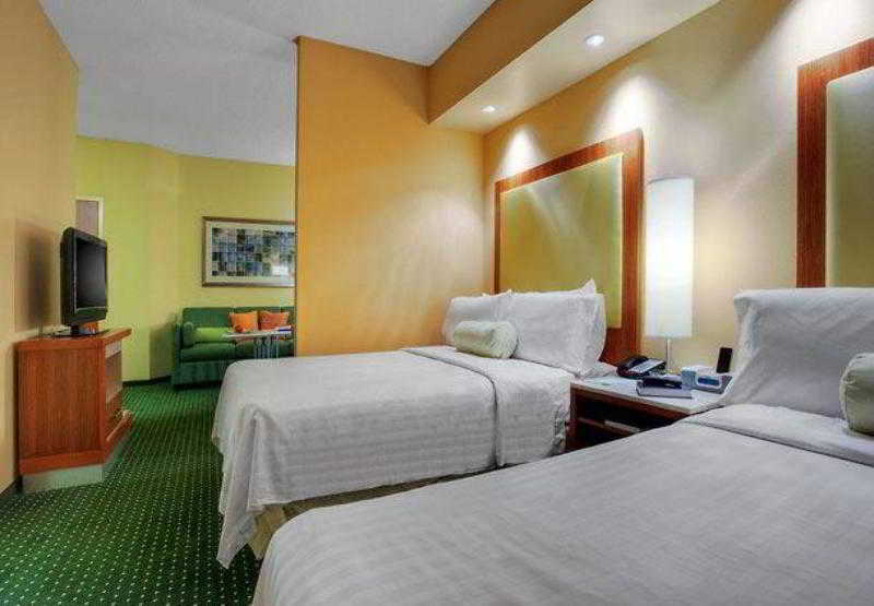 Springhill Suites By Marriott Baton Rouge North / Airport Habitación foto
